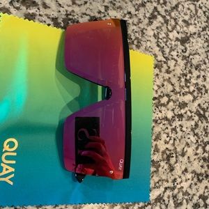 Quay Hindsight Mirrored Sunglasses